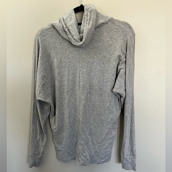 Beyond Yoga Cowl Neck Long-Sleeve Top in Gray SZ XS - Picture 4 of 4